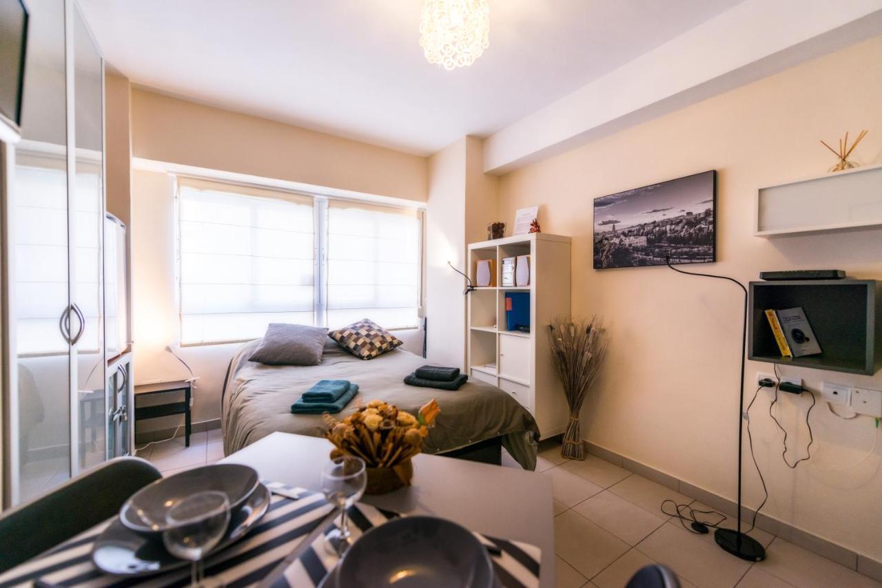 La Casita Malagueta Daire Málaga Dış mekan fotoğraf